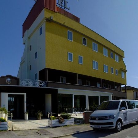Hotel Ambra Quarto dʼAltino Extérieur photo